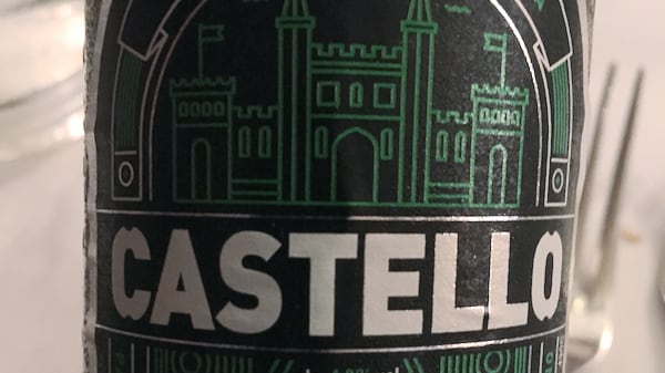Castello label with line drawing of a castle