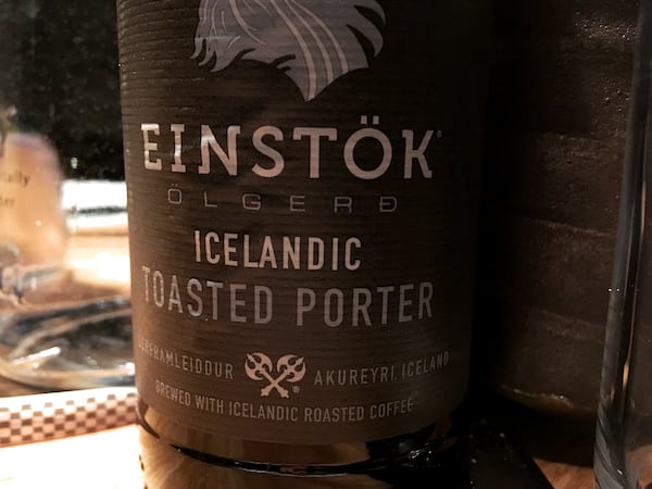 Einstök bottle label with crossed weapons logo